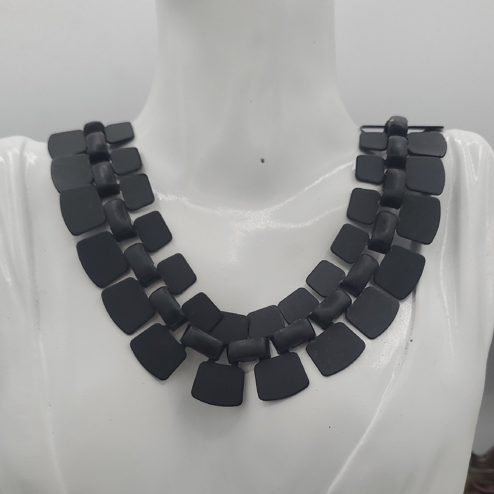 Elegant Black Necklace 16 Inch N3827